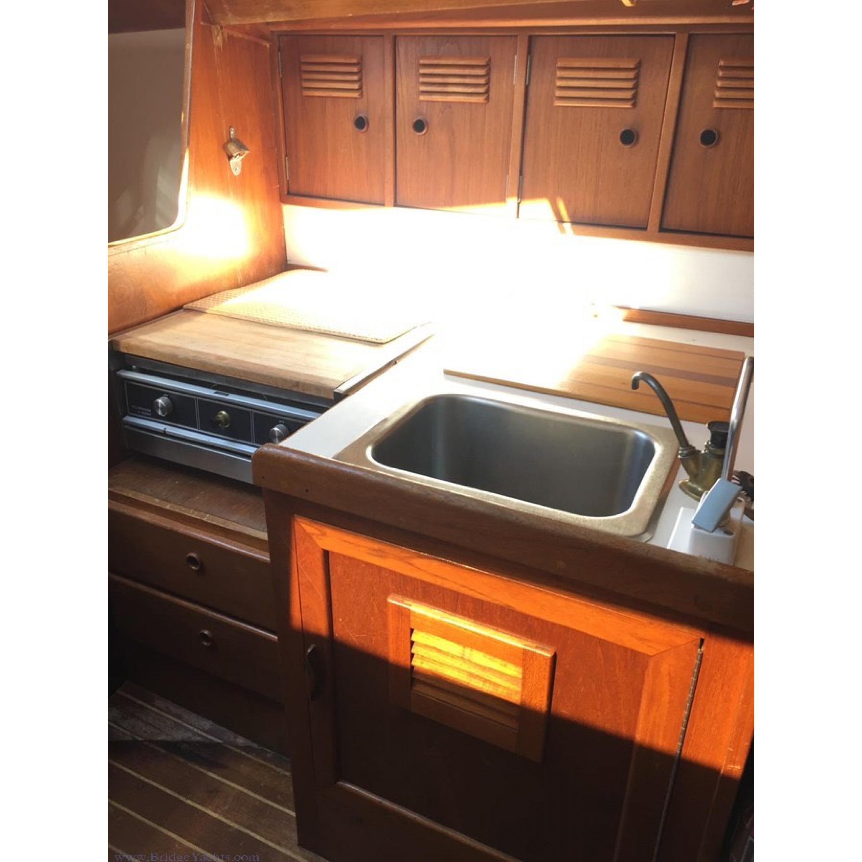 1985 36' 4" ABBOTT "Rewind" Cruising/Racing Sailboat 1985 36' 4" ABBOTT "Rewind" Cruising/Racing Sailboat