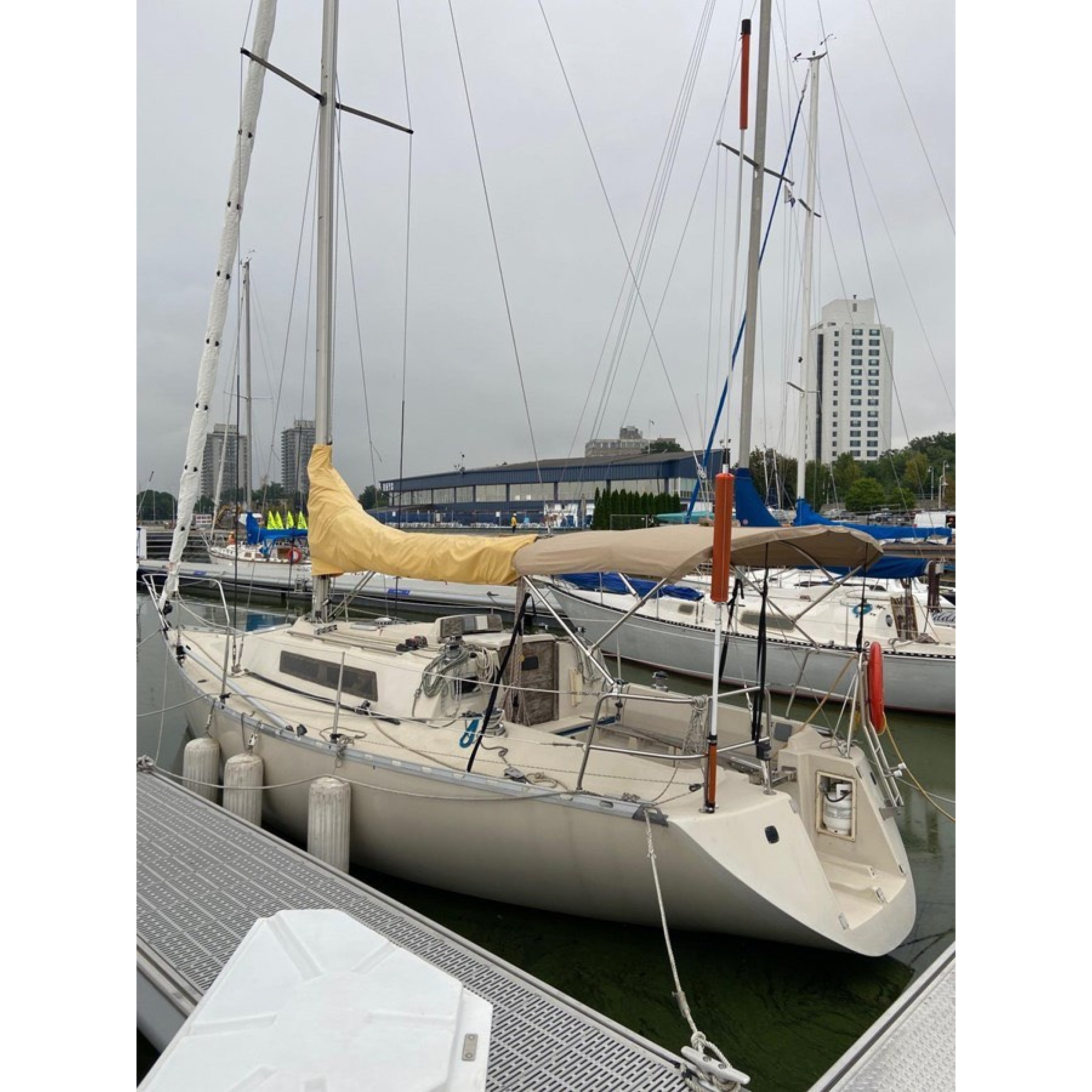 1983 30ft 6in BENETEAU Cruising/Racing Sailboat, La Belle Vie