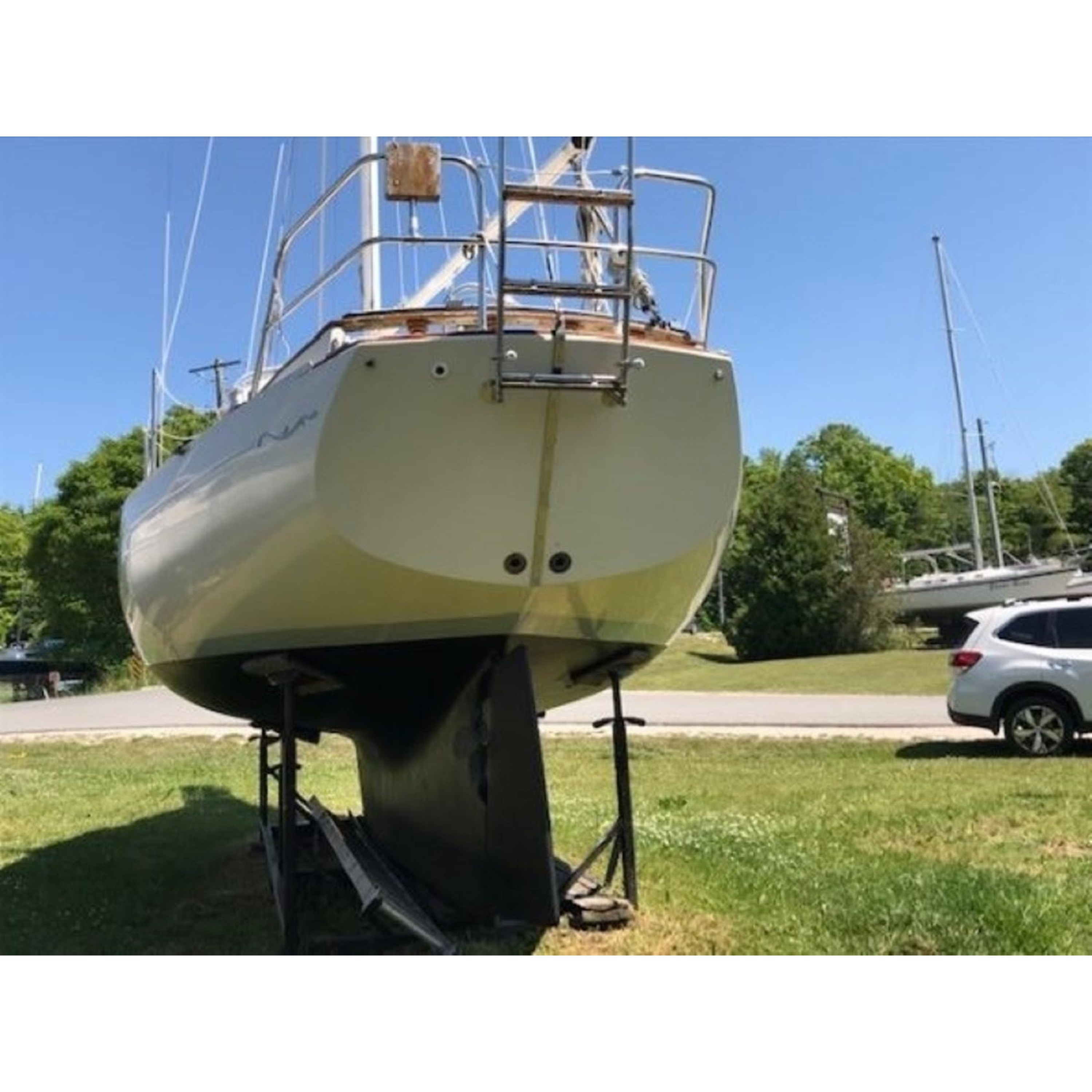 1982 32' 1" BAYFIELD YACHTS Cruising Sailboat No Name 1982 32' 1" BAYFIELD YACHTS Cruising Sailboat No Name