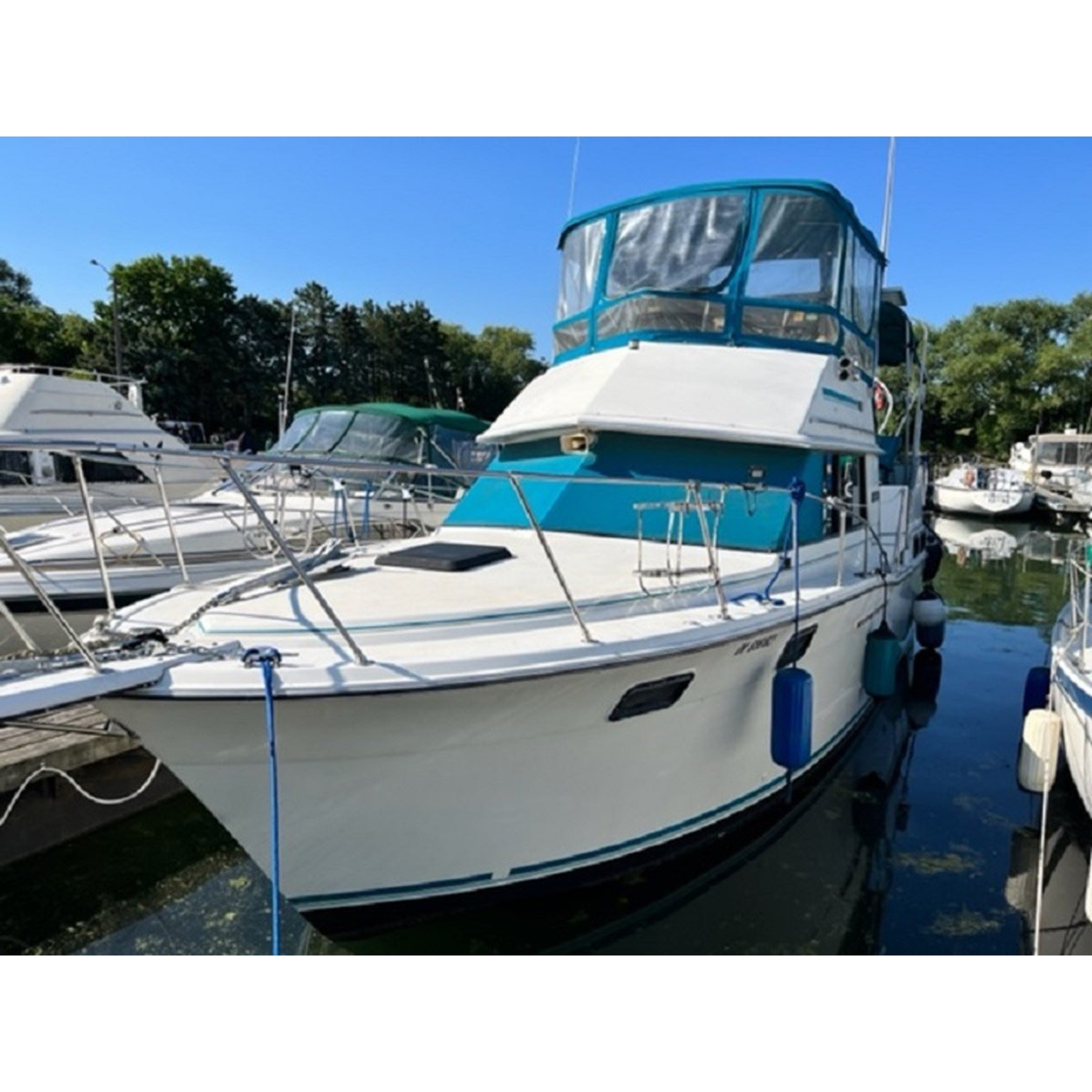 Carver 3207 1984 32ft Aft Cabin Cruiser Carver 3207 1984 32ft Aft Cabin Cruiser