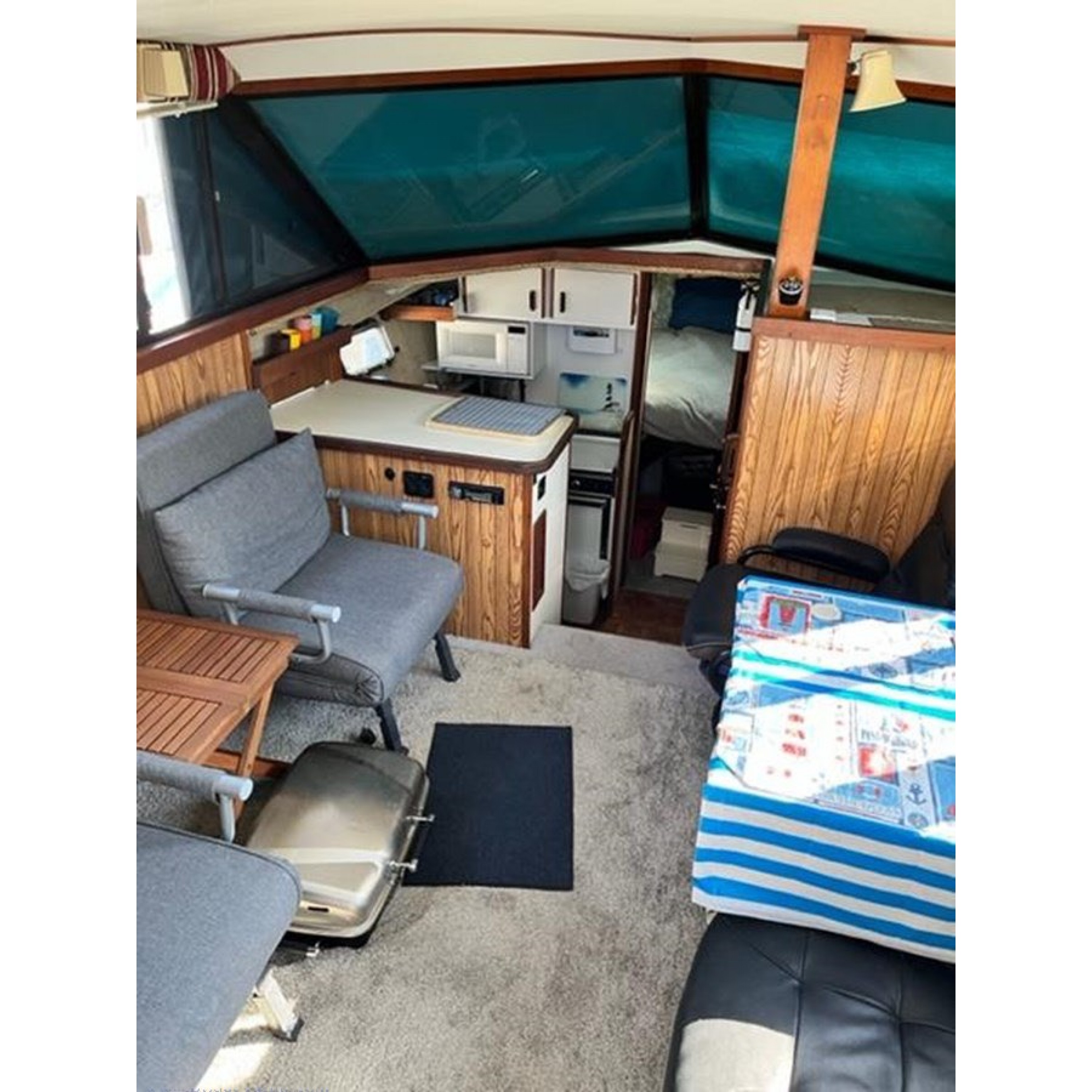 Carver 3207 1984 32ft Aft Cabin Cruiser Carver 3207 1984 32ft Aft Cabin Cruiser