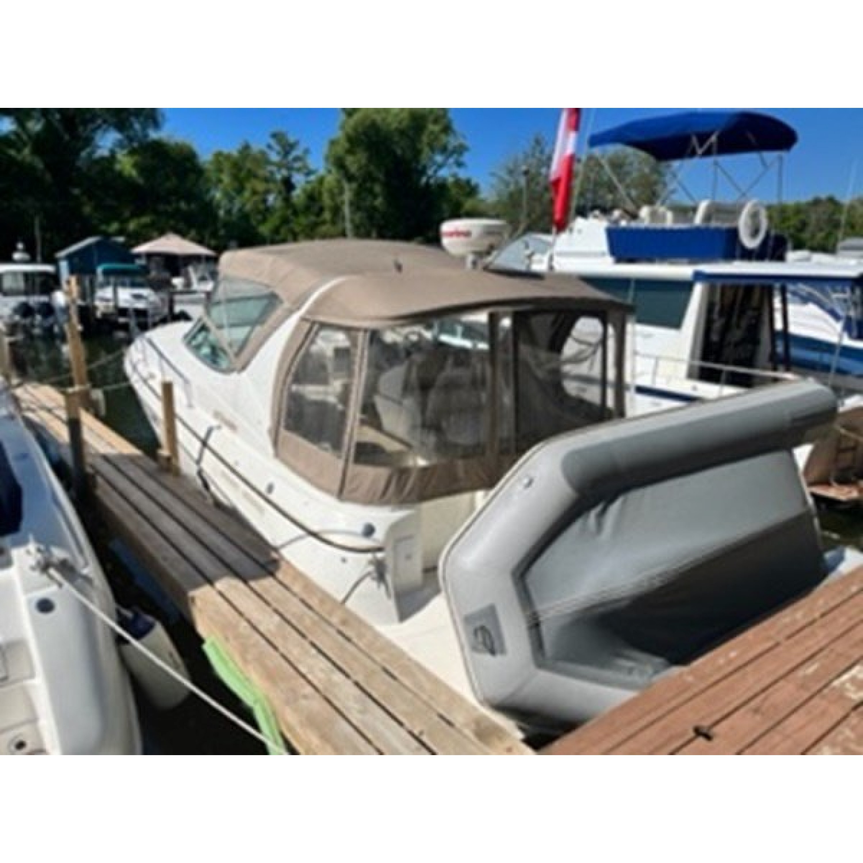 1996 34' 10" CRUISERS YACHTS Cruising Yacht 1996 34' 10" CRUISERS YACHTS Cruising Yacht