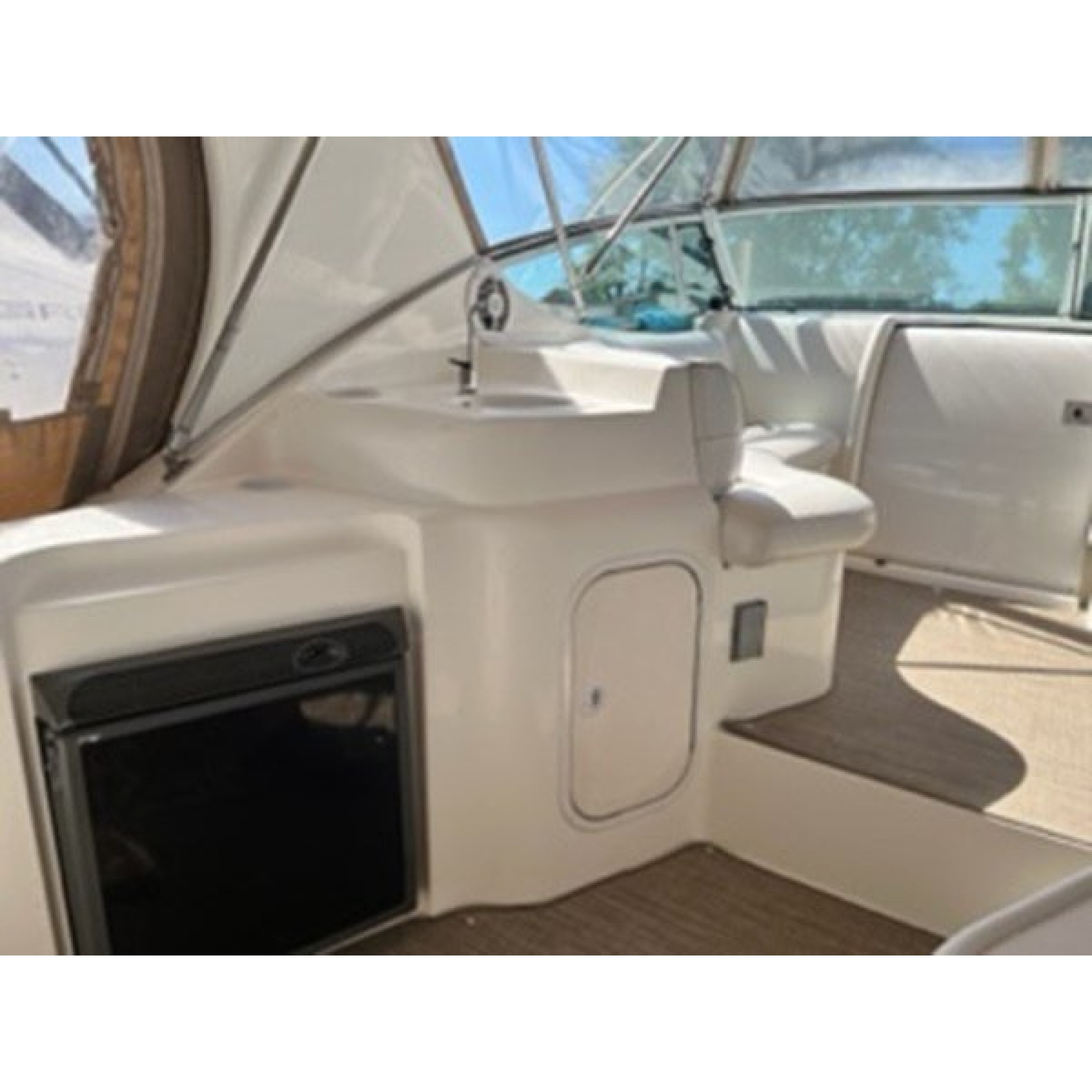 1996 34' 10" CRUISERS YACHTS Cruising Yacht 1996 34' 10" CRUISERS YACHTS Cruising Yacht