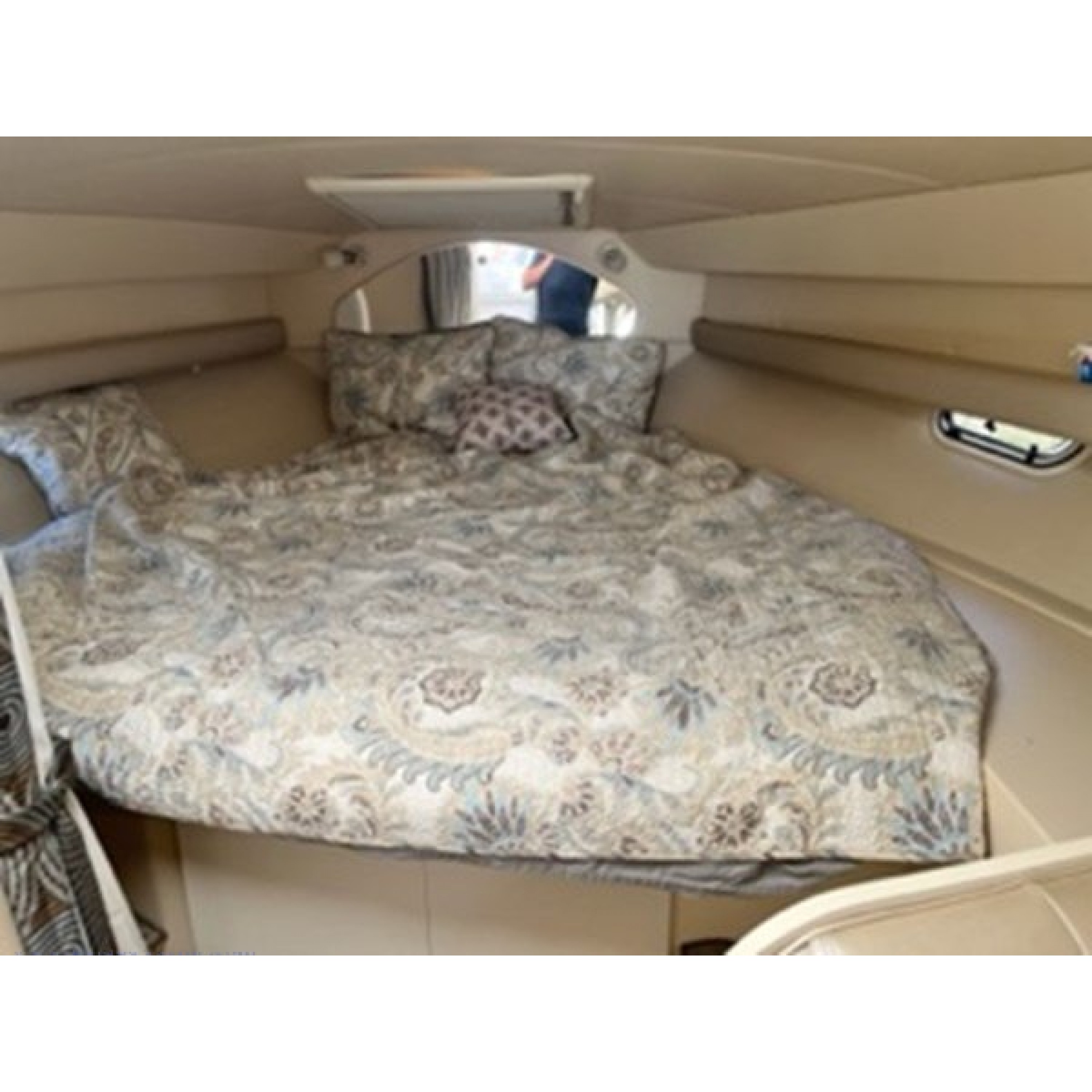 1996 34' 10" CRUISERS YACHTS Cruising Yacht 1996 34' 10" CRUISERS YACHTS Cruising Yacht