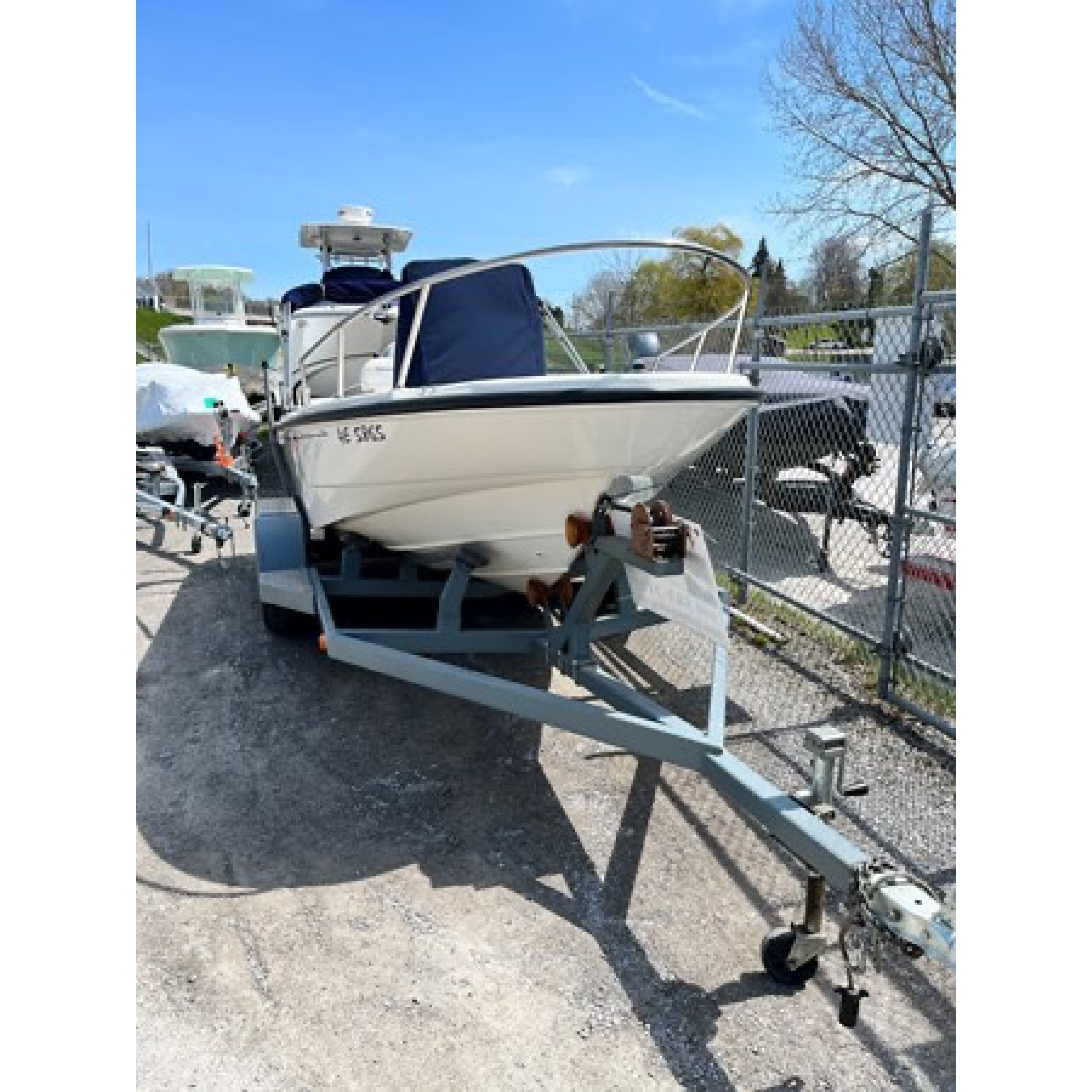 2000 16' BOSTON WHALER 16 Dauntless Runabout Boat 2000 16' BOSTON WHALER 16 Dauntless Runabout Boat