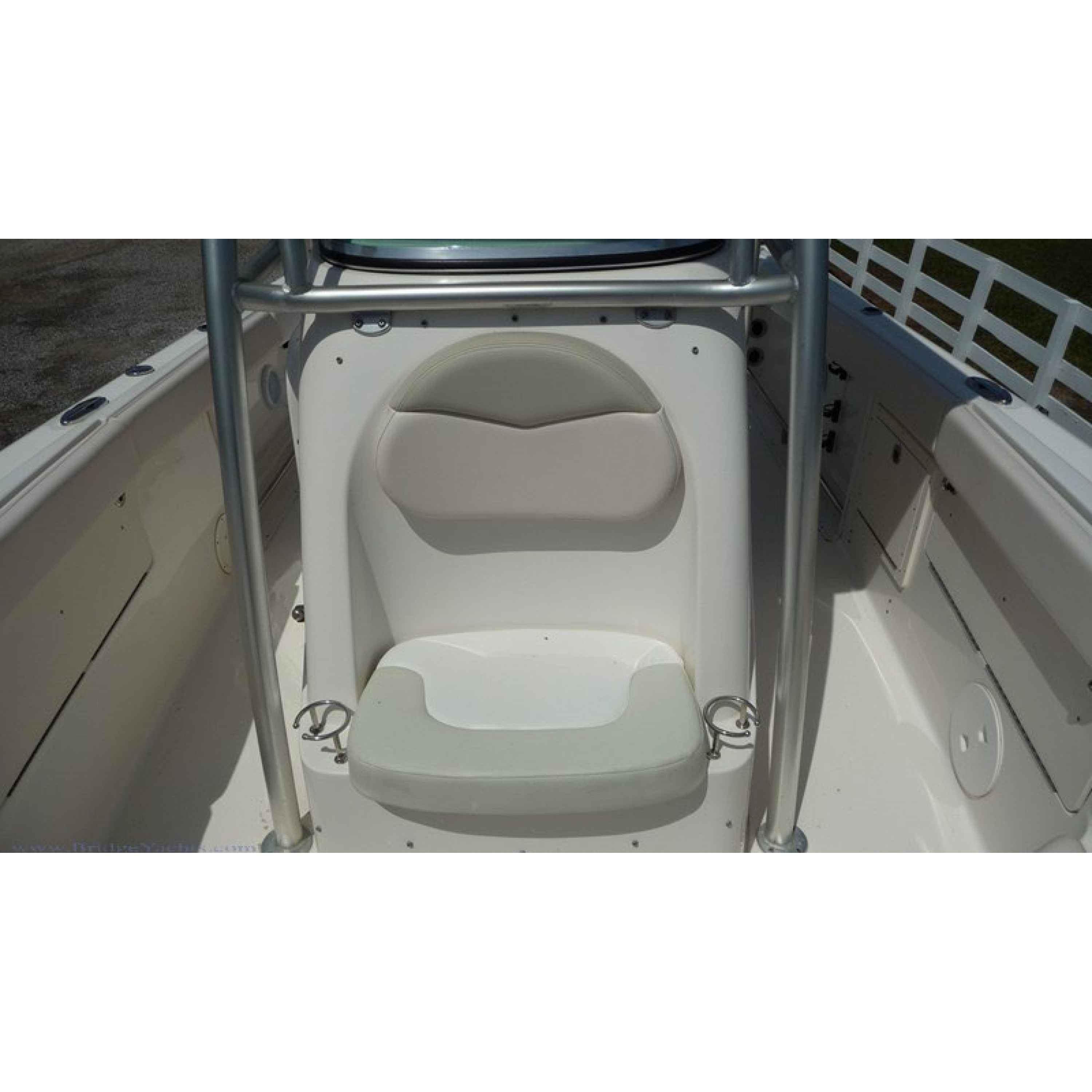 2017 26' 5" ROBALO R 260 Sport Fisherman 2017 26' 5" ROBALO R 260 Sport Fisherman