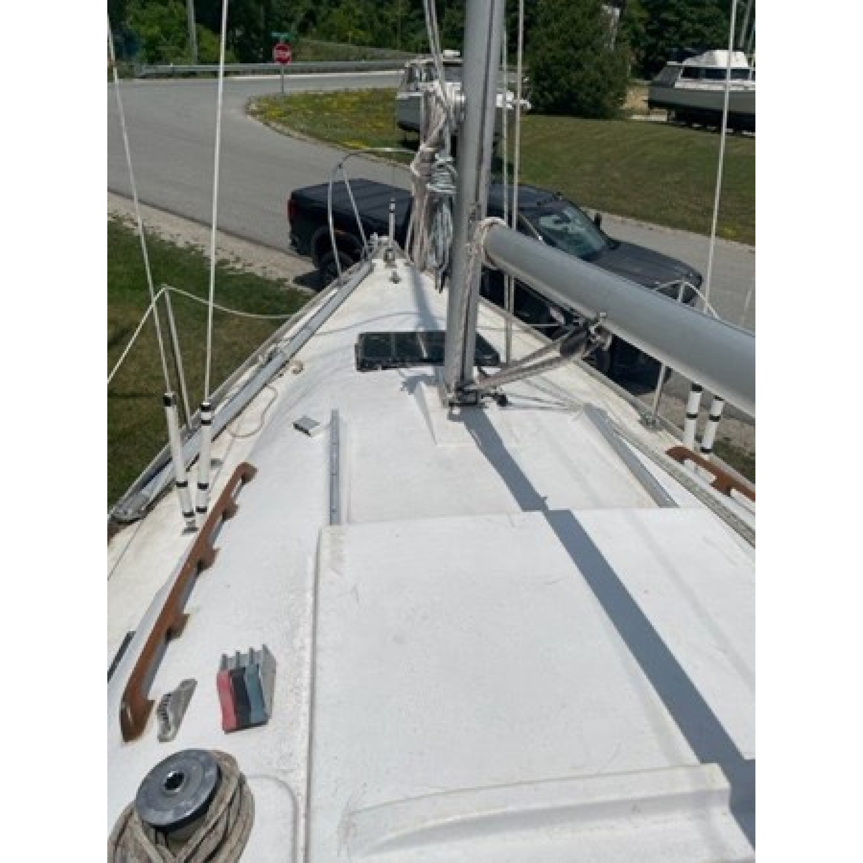 1975 24' MIRAGE YACHTS LTD Cruising Sailboat Brigand