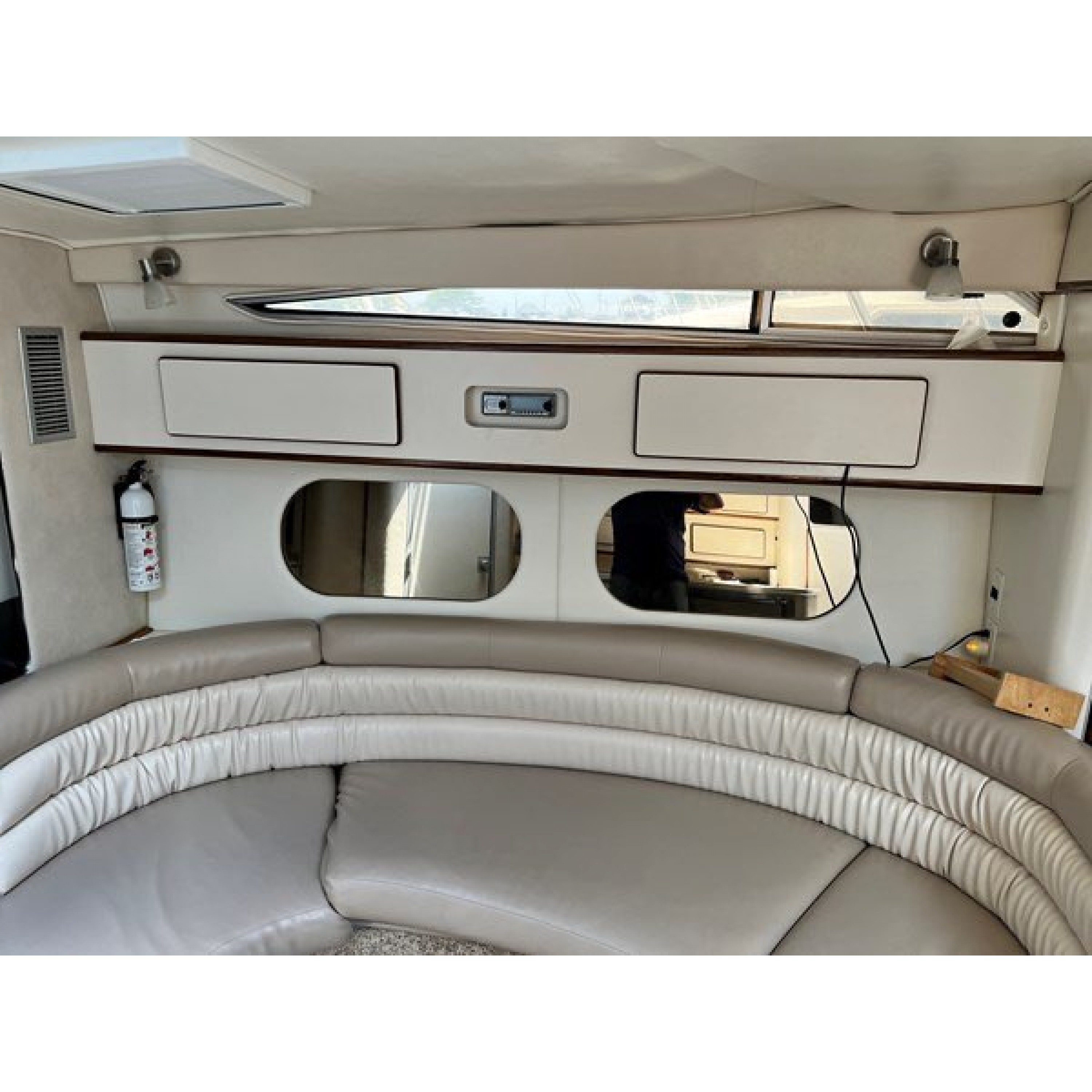 1992 37' 5" SEA RAY Express Cruising Yacht Fantasy 1 1992 37' 5" SEA RAY Express Cruising Yacht Fantasy 1