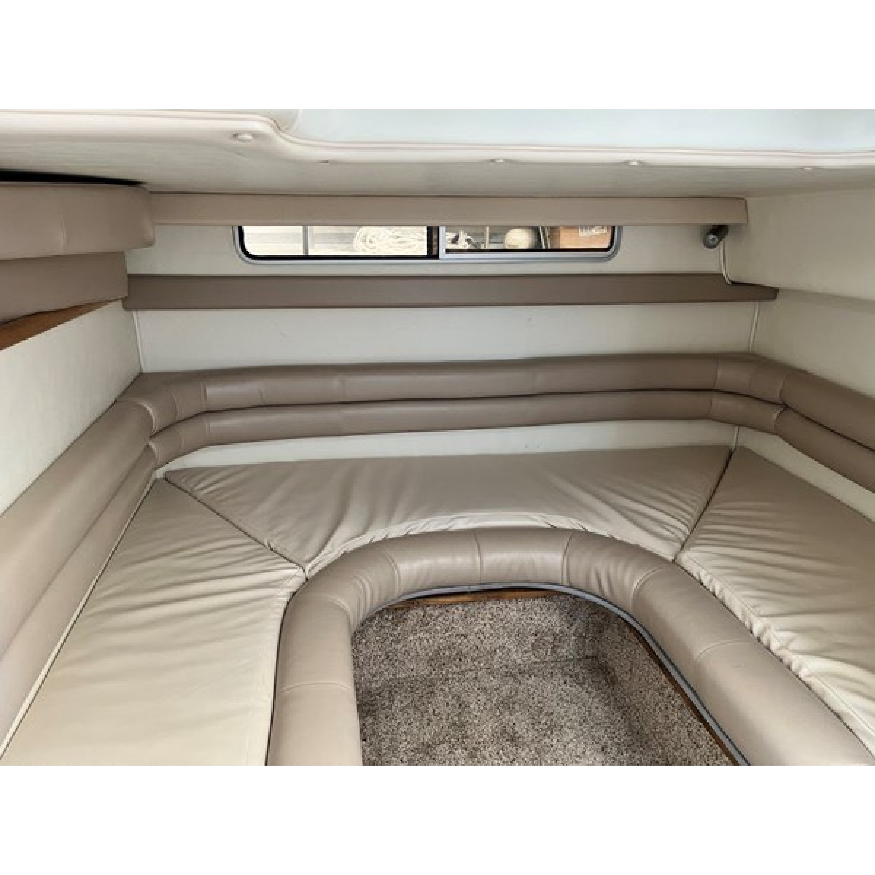1992 37' 5" SEA RAY Express Cruising Yacht Fantasy 1 1992 37' 5" SEA RAY Express Cruising Yacht Fantasy 1