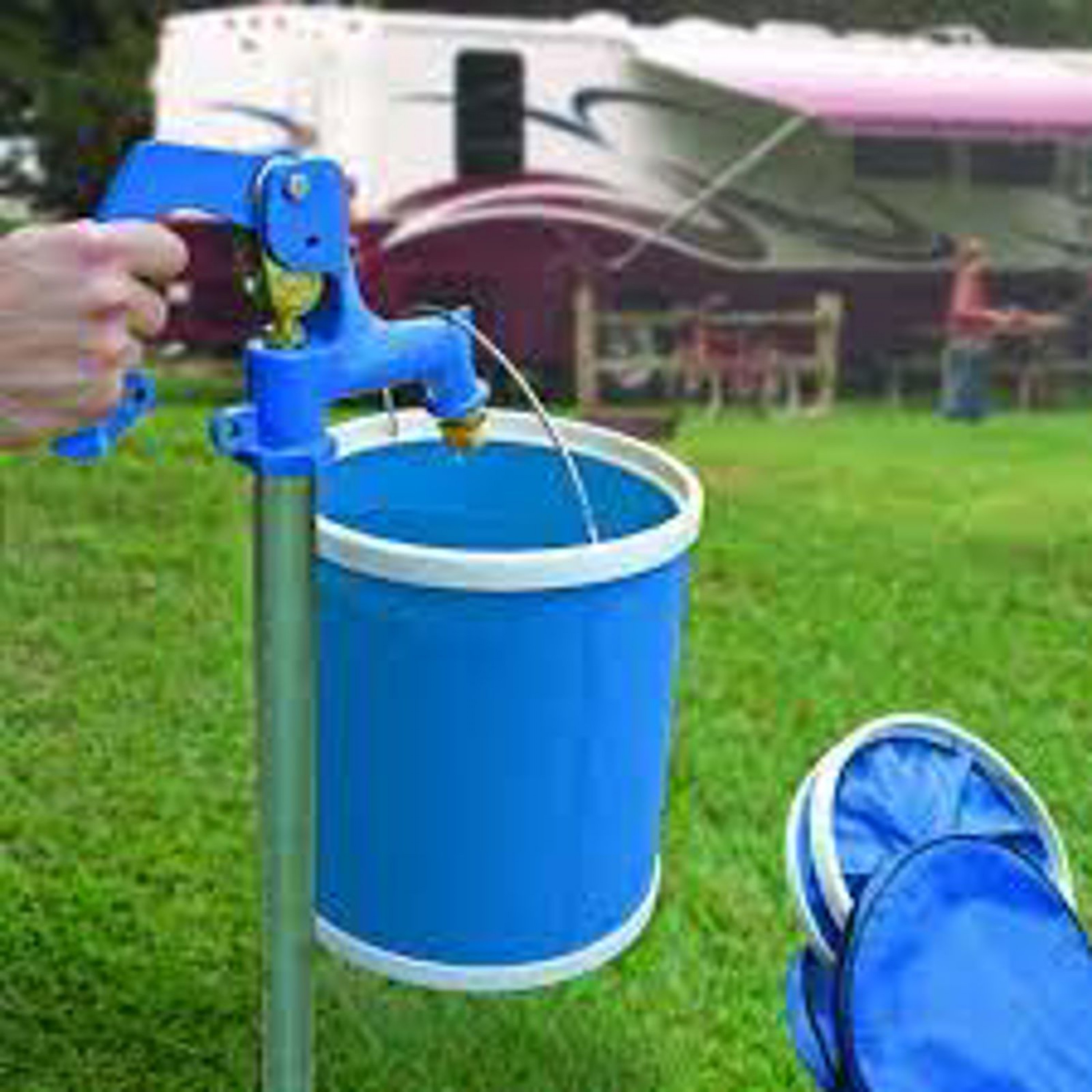 COLLAPSIBLE BUCKET BLUE & WHITE