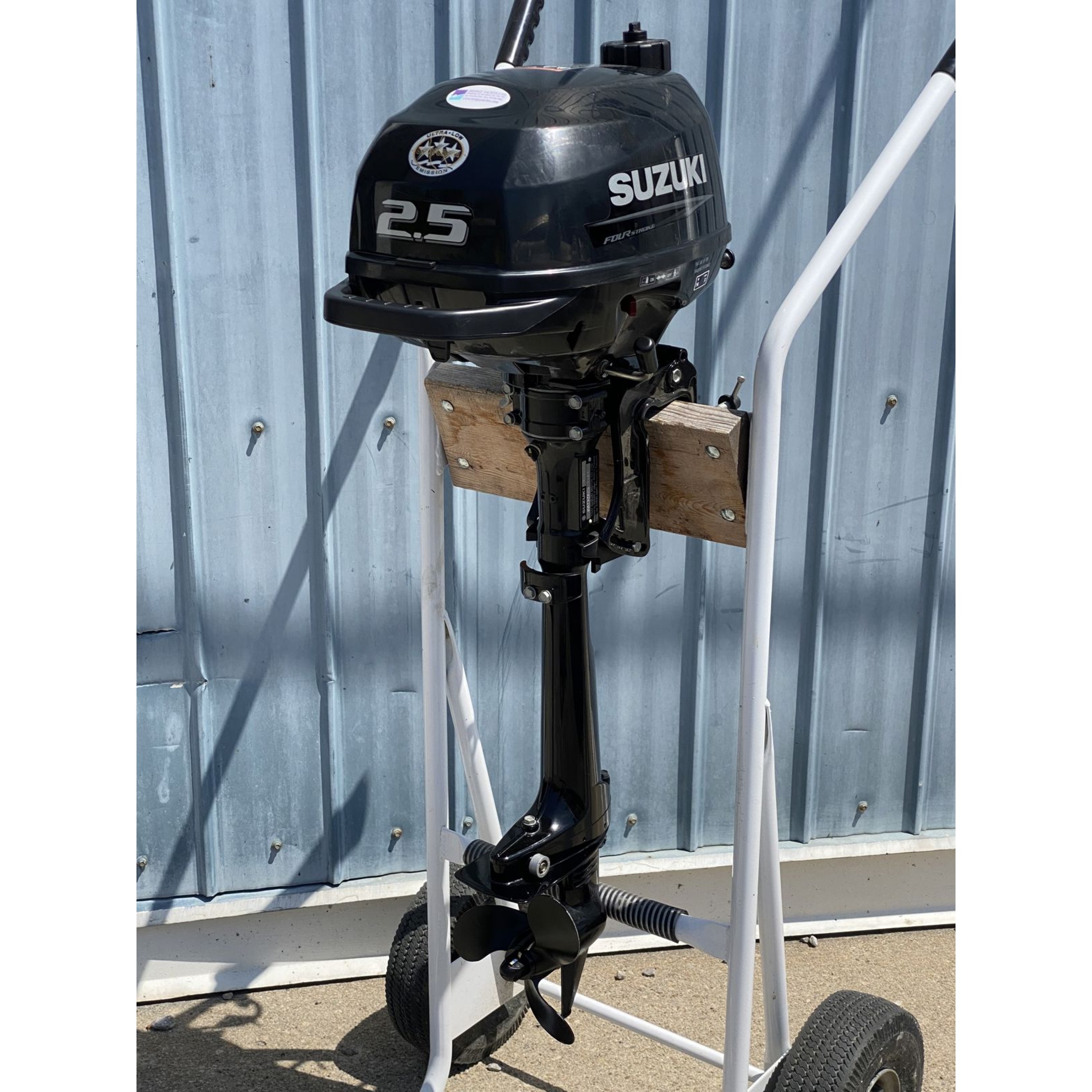 USED 2024 SUZUKI 2.5 HP OUTBOARD (00252F-441812) USED 2024 SUZUKI 2.5 HP OUTBOARD (00252F-441812)