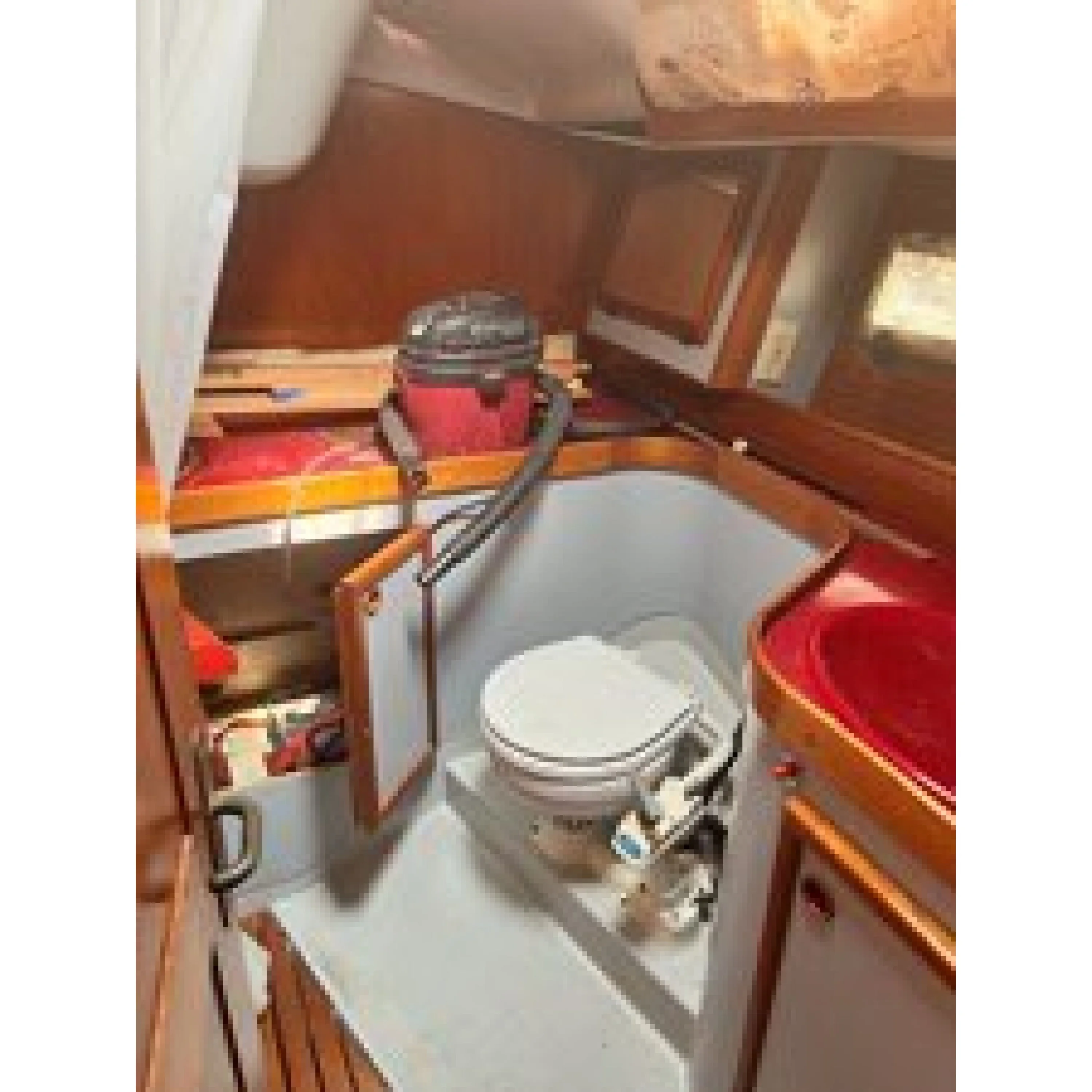 1988 41' JEANNEAU 41 Sun Legend Cruising Sailboat Hali 1988 41' JEANNEAU 41 Sun Legend Cruising Sailboat Hali