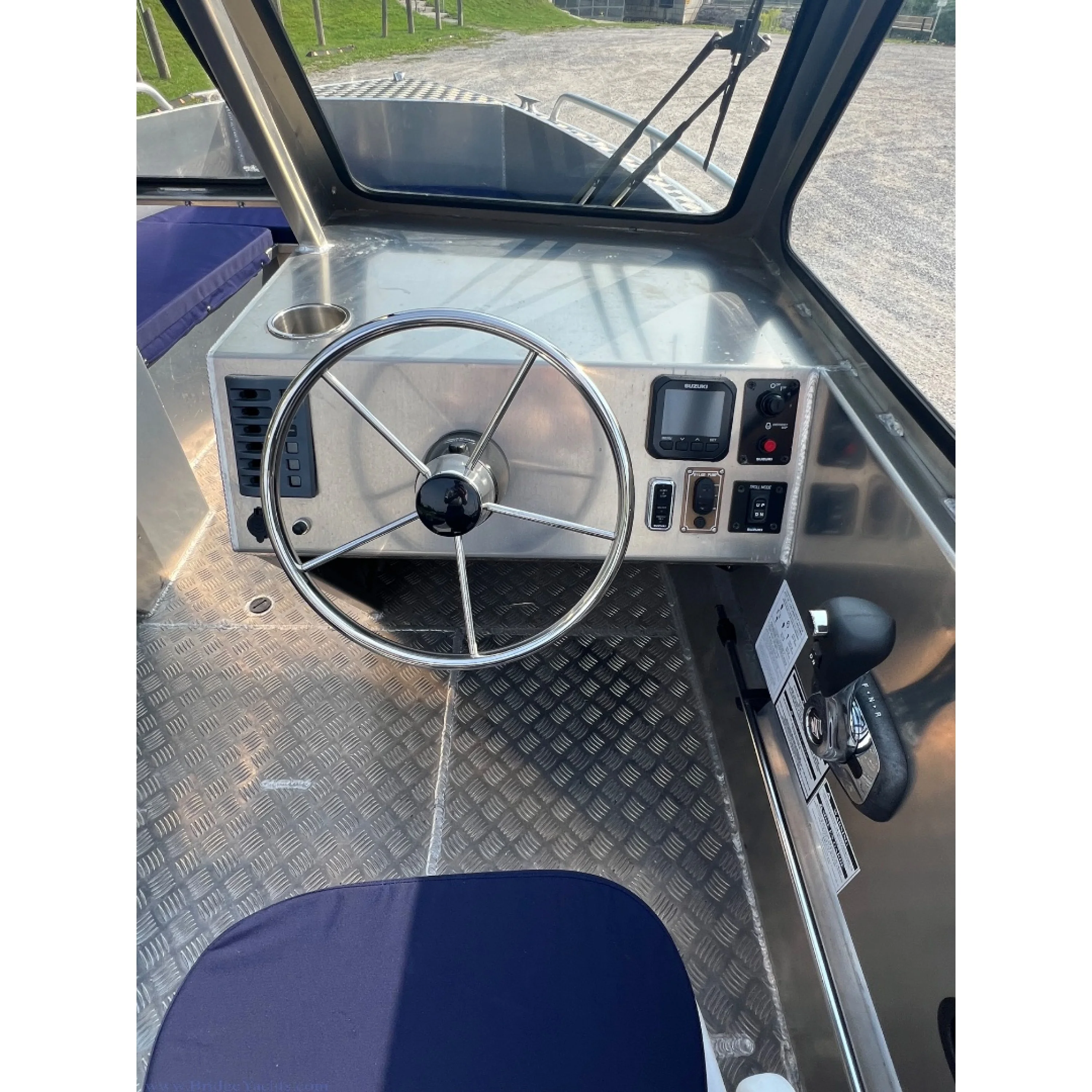 Stanley Islander 21 Dual Console - Digital Suzuki Stanley Islander 21 Dual Console - Digital Suzuki