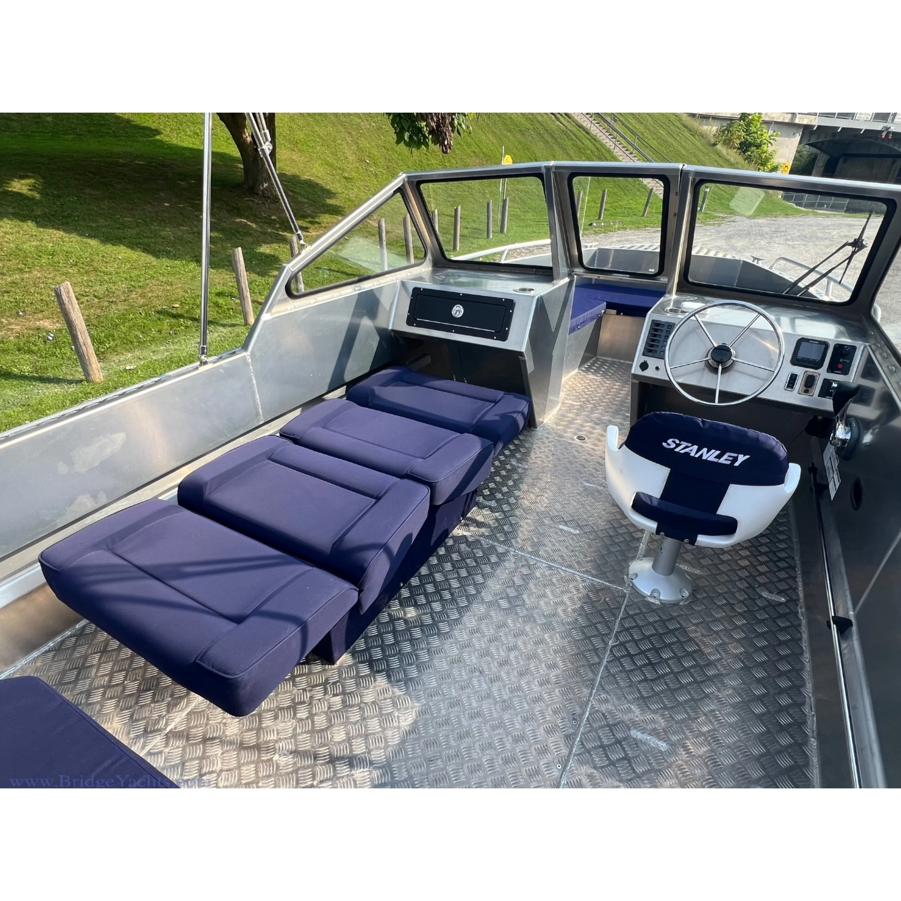 Stanley Islander 21 Dual Console - Digital Suzuki Stanley Islander 21 Dual Console - Digital Suzuki
