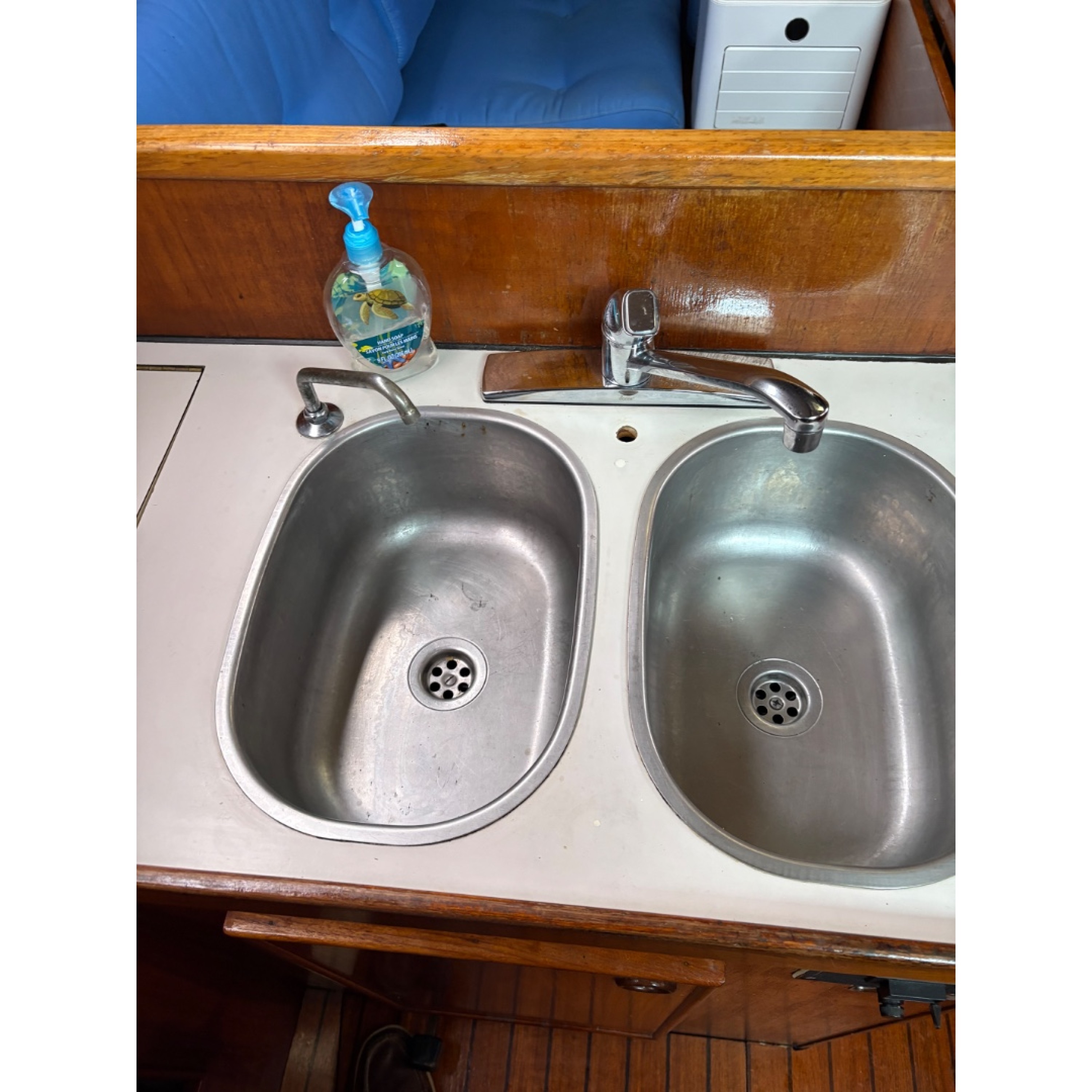 1985 Jeanneau Sun Shine 36 CB